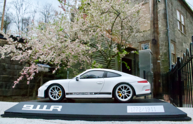 Illustration for article titled Friday Flat Sixes - Spark 911R